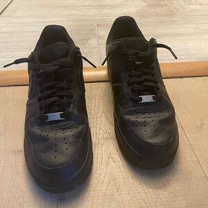 All black nike Air Force 1